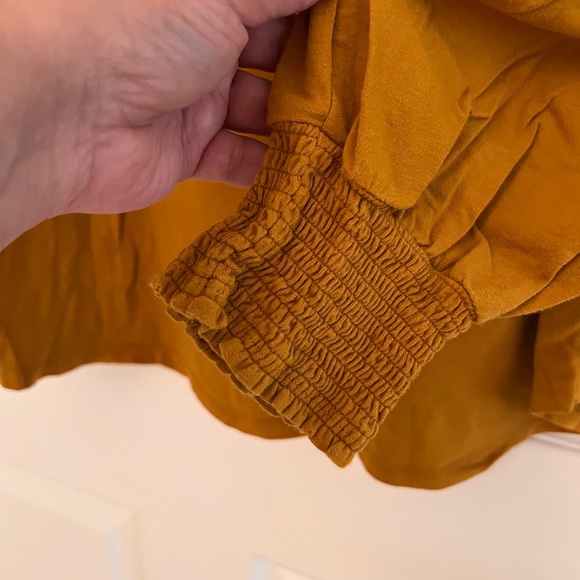 Amazon Essentials T-Shirt - Picture 5 of 5